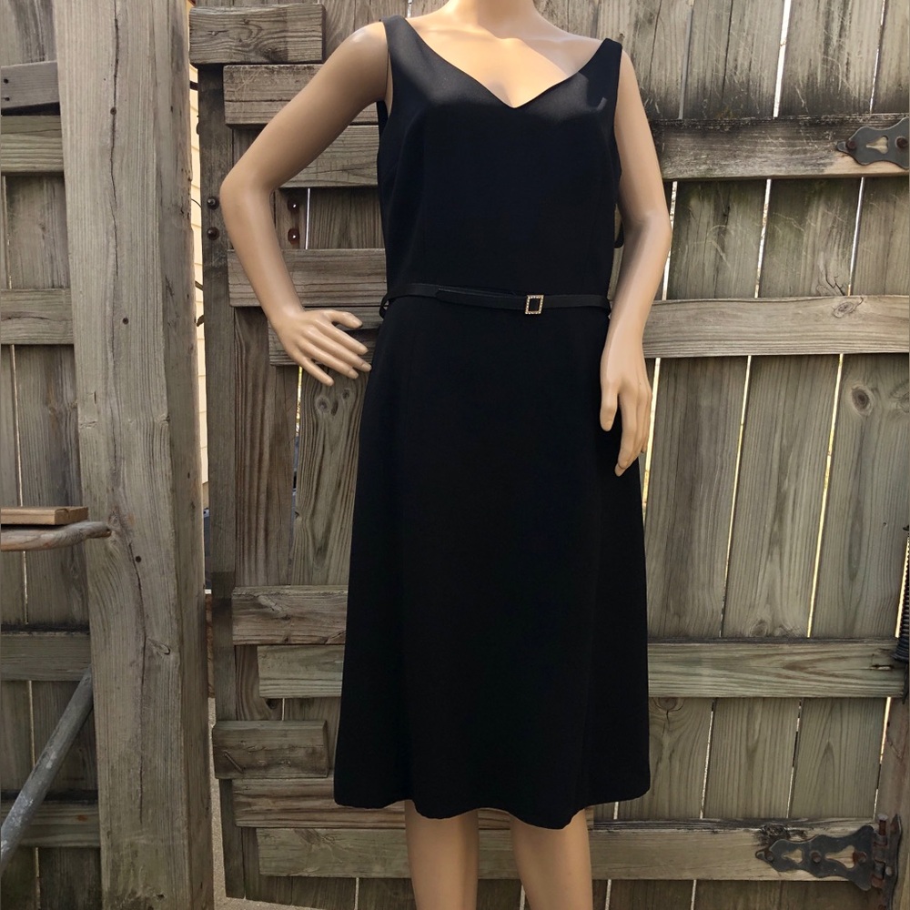 Liz Claiborne Black Sleeveless V-Neck Midi Dress with Slim Belt